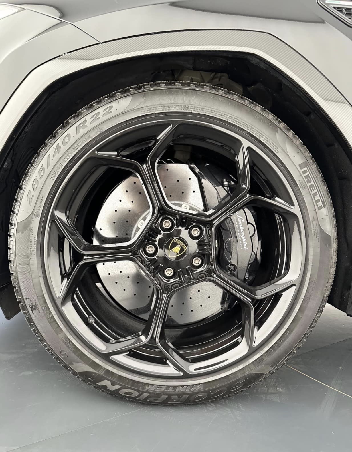 LAMBORGHINI URUS PERFORMANTE  3