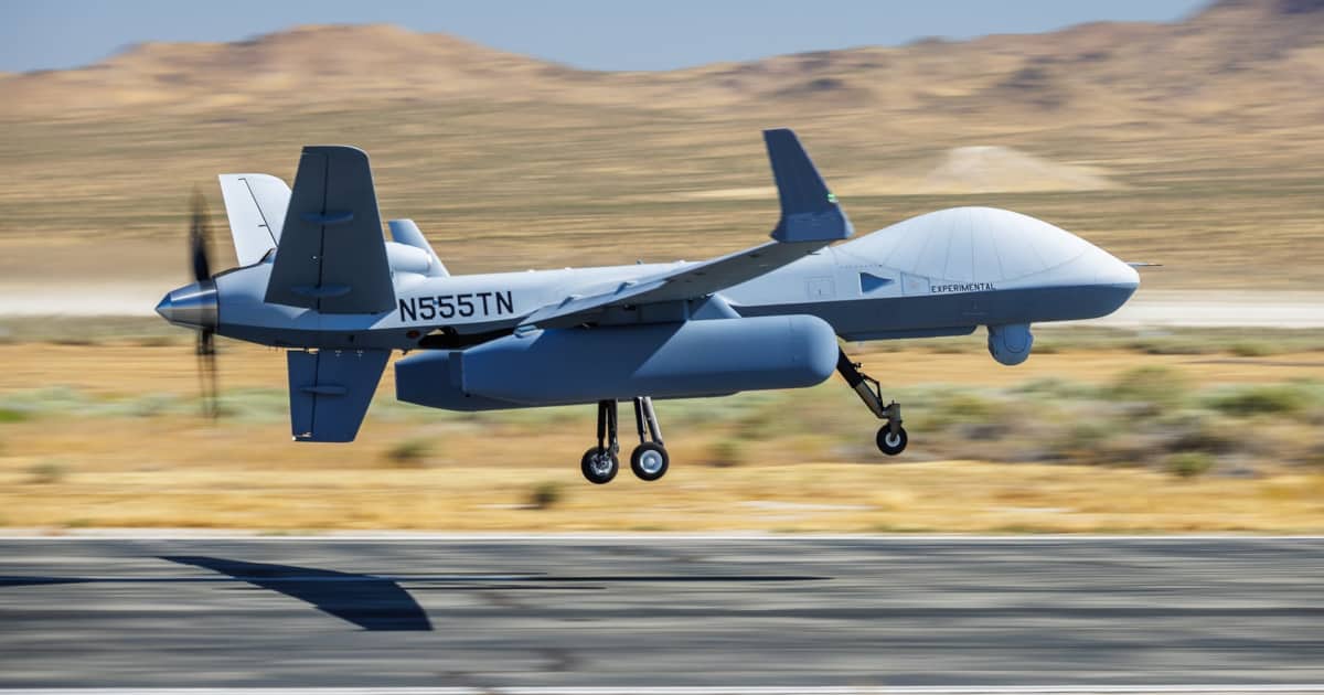 世界初の無人航空早期警戒ソリューションが初飛行に成功