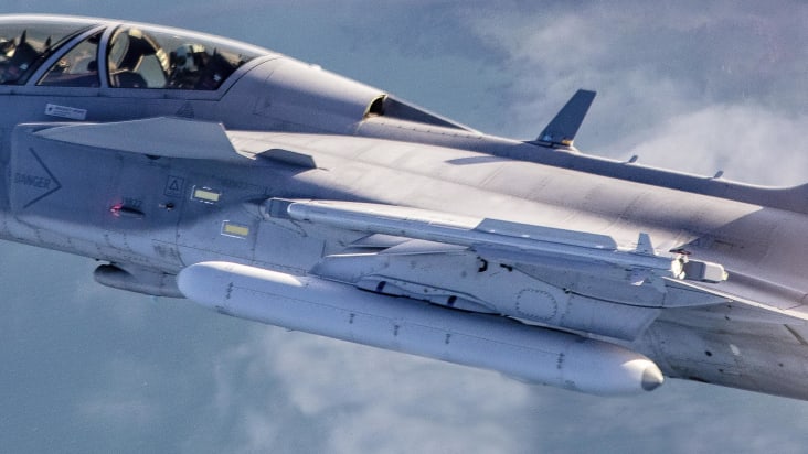 gripen_eajp_0081-pod-closeup.jpg