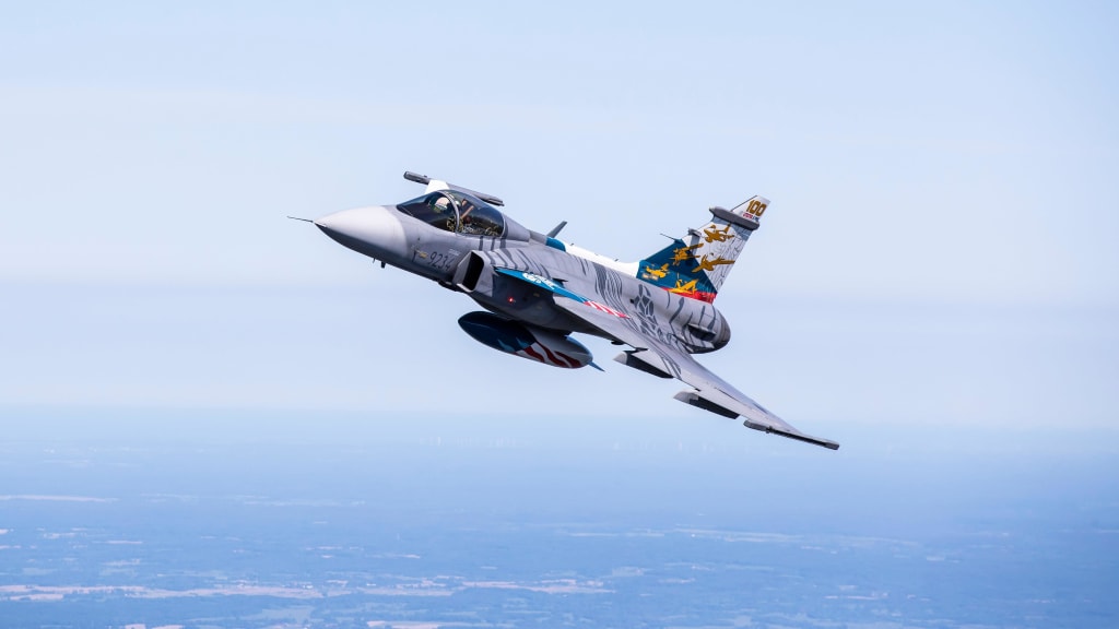 Czech Air Force pilot reaches 2000 flight hours in Gripen