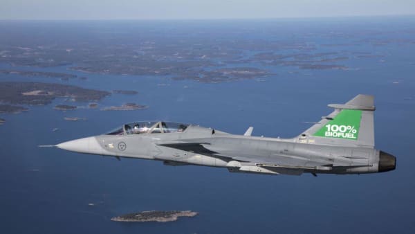 biofuel_flighttest_island-_.jpg