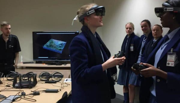schoolstemvisit2018-mixedreality.jpg