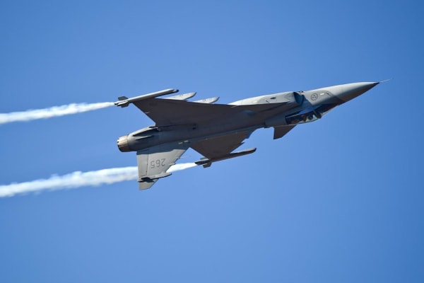 gripen-air-display--aero-india.jpg
