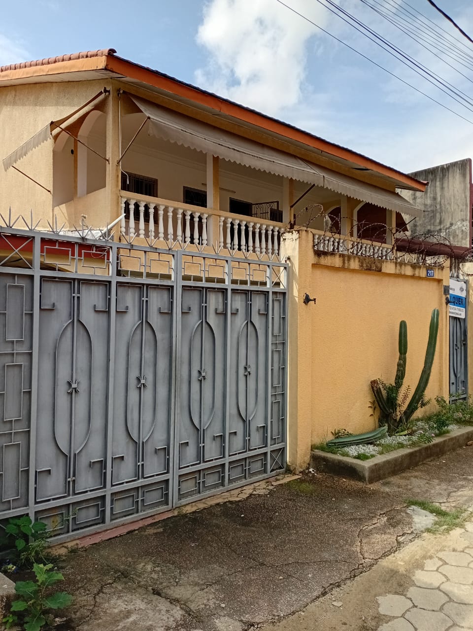 Villa duplex de 06 pieces  a louer a angre 8eme tranche