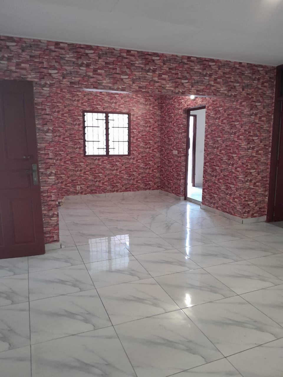 Appartement — Abidjan (à compléter)
