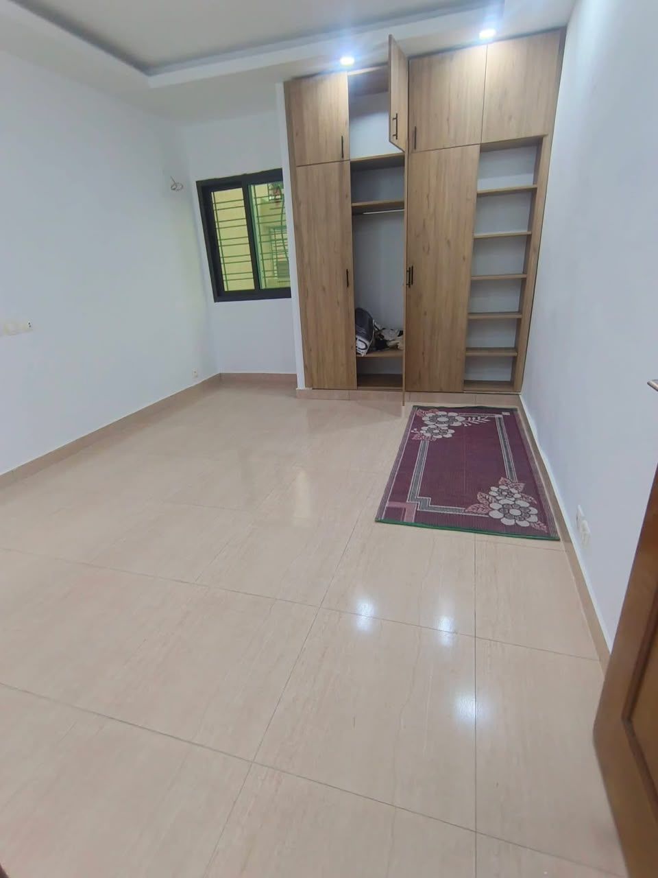 Appartement — Abidjan (à compléter)