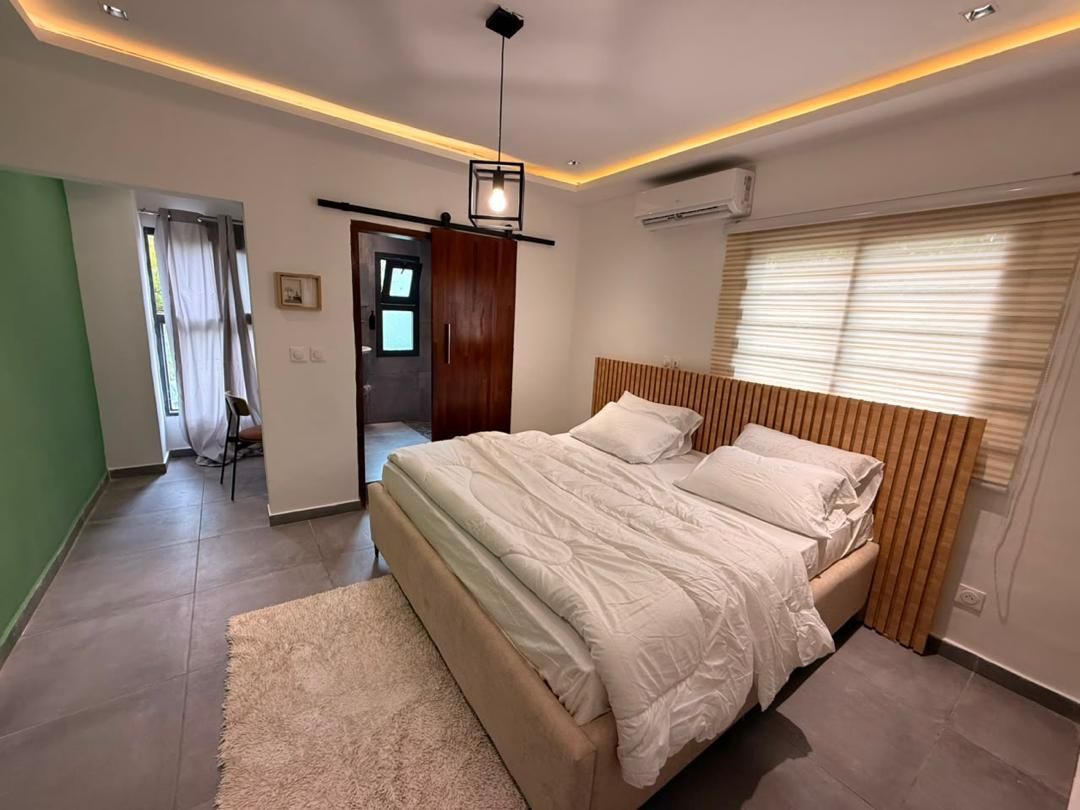 Appartement — Abidjan (à compléter)
