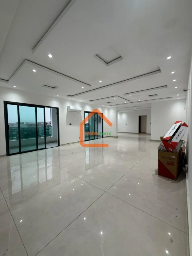 3-Room Luxury Apartment