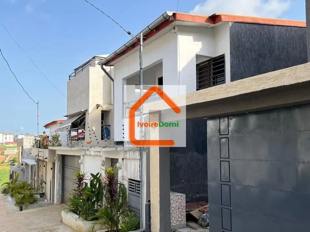Villa duplex moderne à vendre à Cocody Angré Nouveau CHU