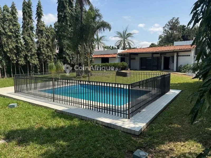 Location villa duplex 5 pièces - Abidjan cocody golf