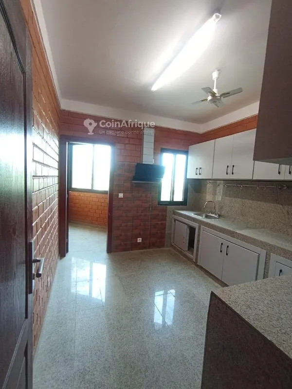 Location appartement3 pièces - Cocody 2 plateaux 7eme tranch