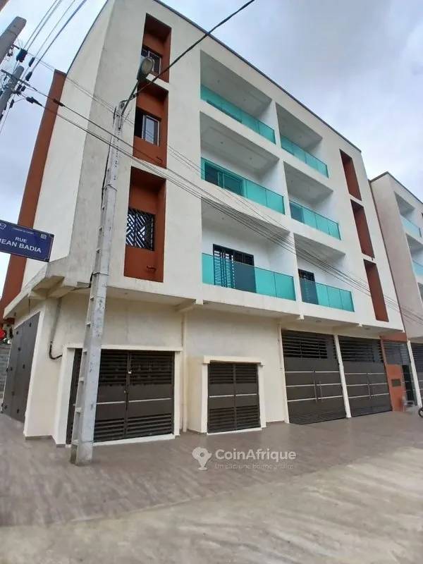 Location appartement 3 pièces - Angré chu