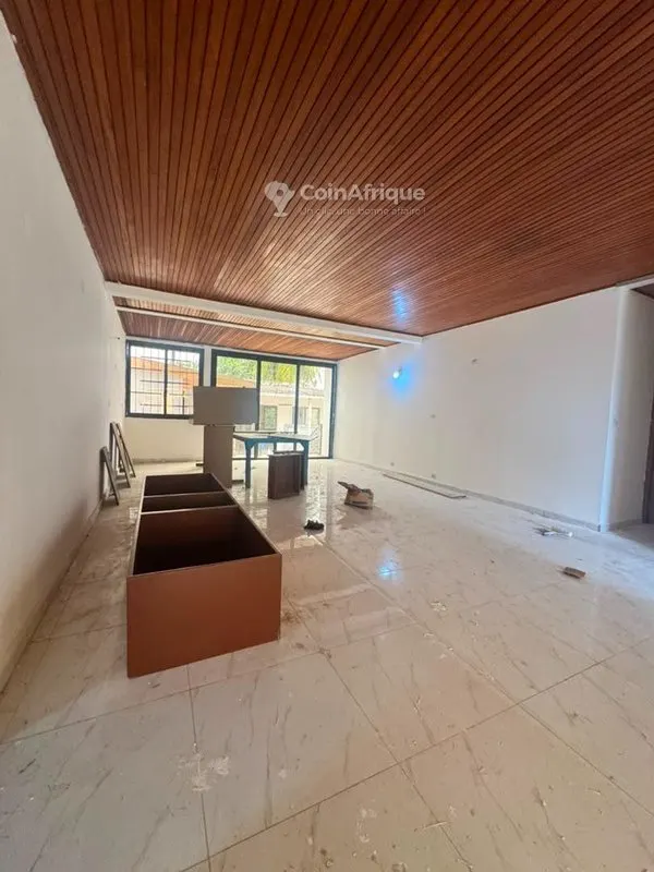 Location villa basse 3 pièces à 2-Plateaux