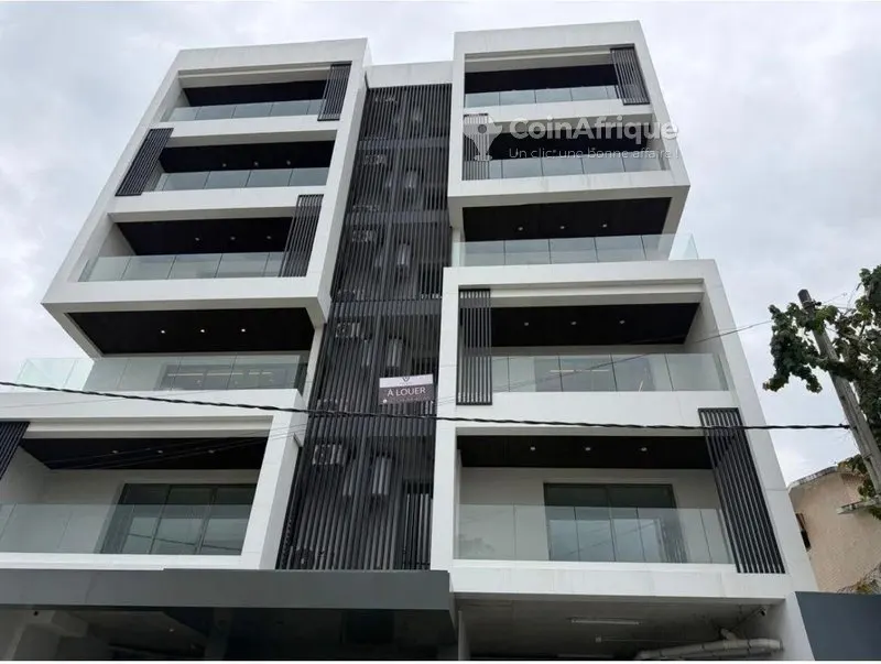 Location appartement 4 pièces - Abidjan cocody golc