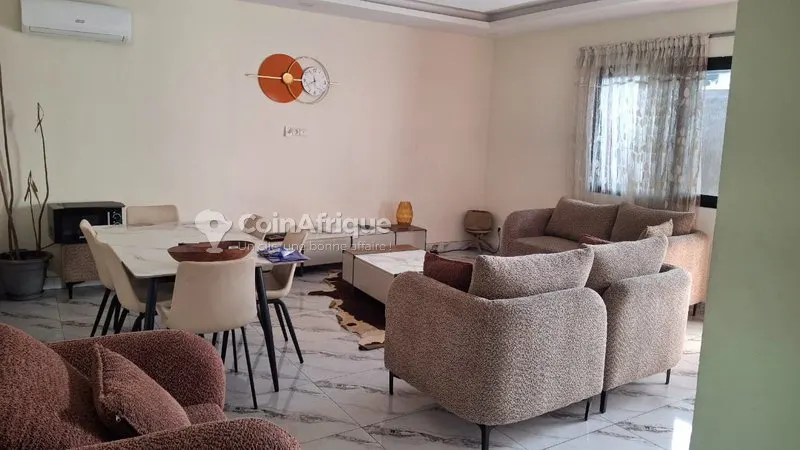 Location Apparemment 4 pièces à la Riviera 3