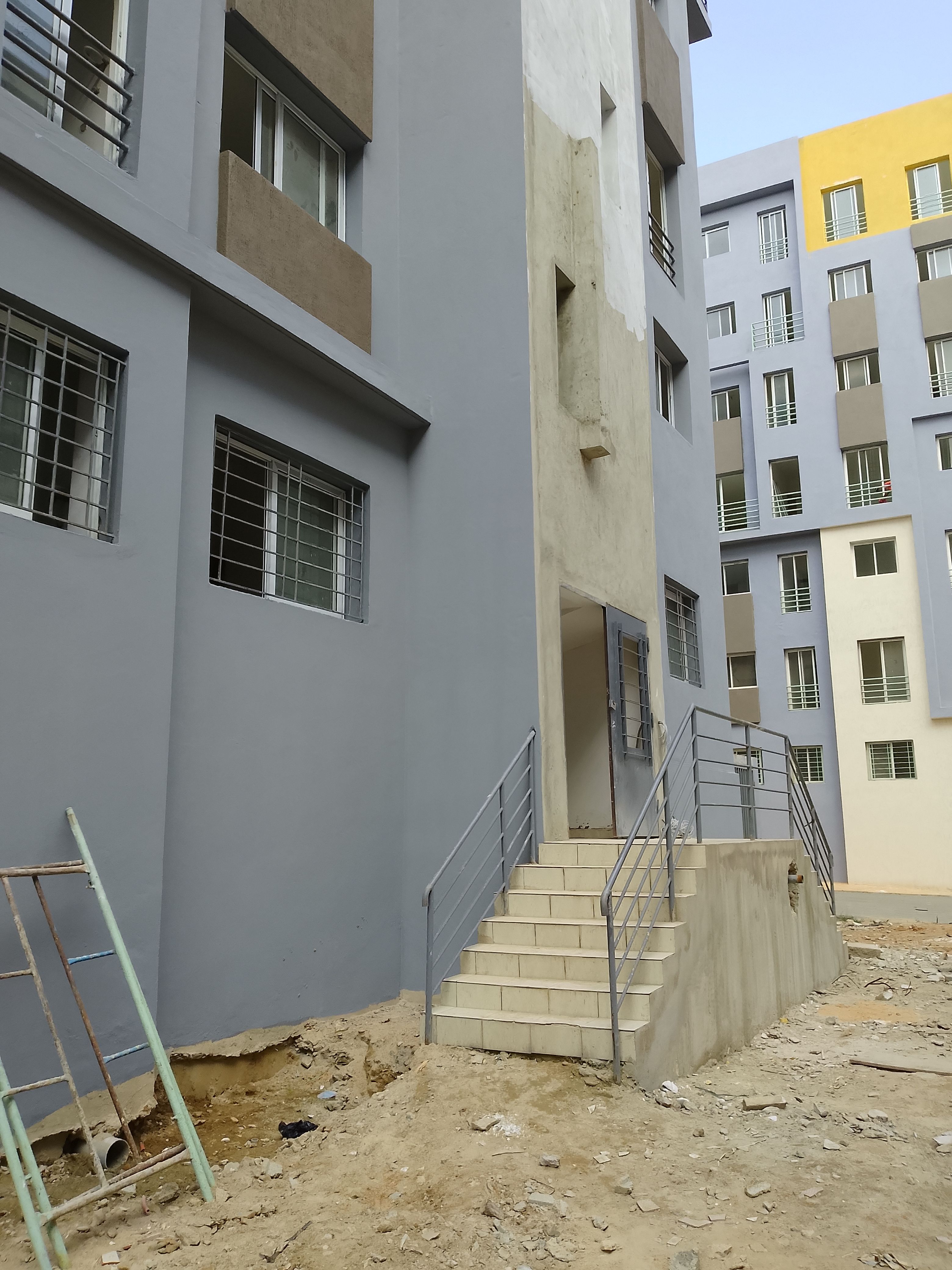 Appartement — Abidjan (à compléter)