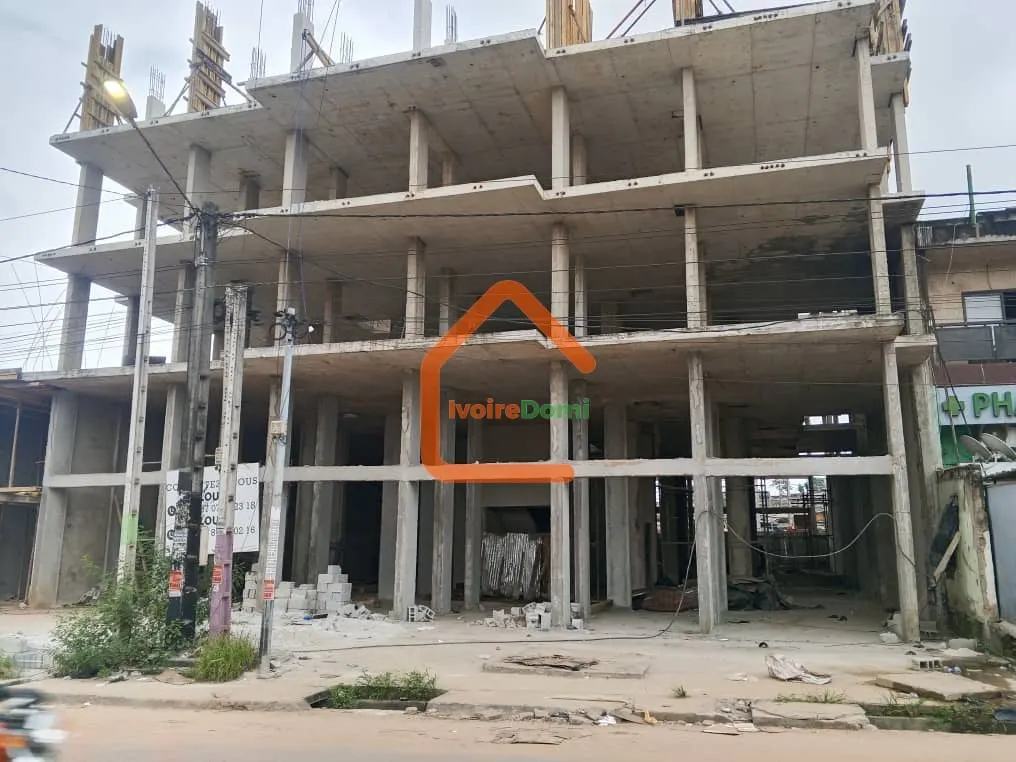 38-ROOM APARTMENT FOR RENT / RIVIERA 2, ROADSIDE