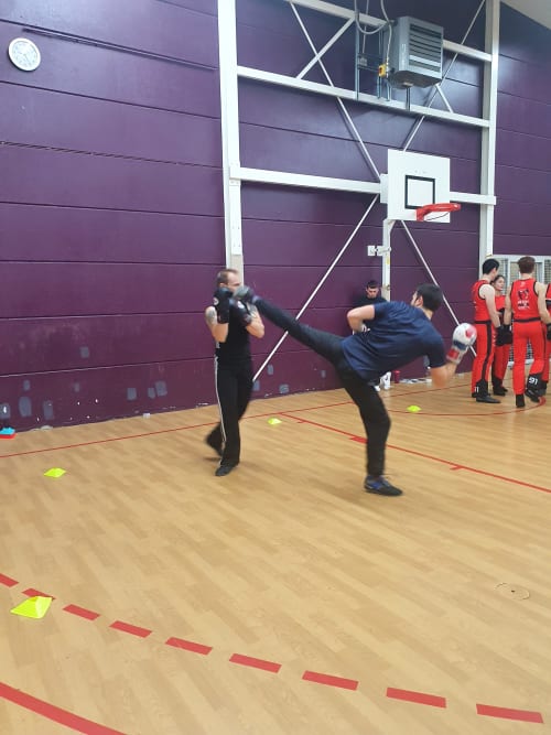 Savate Boxe Française en images 4 — entraînement au Boxing Défense Villebon