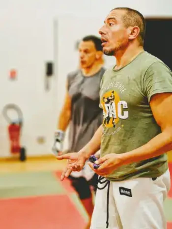 Fernando De Almeida, professeur principal du Boxing Défense Villebon