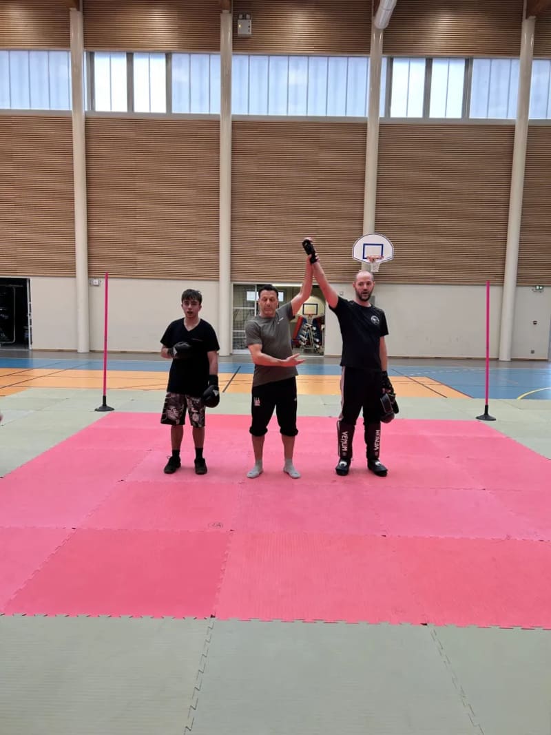 Cours de Savate Boxe Française — Boxing Défense Villebon