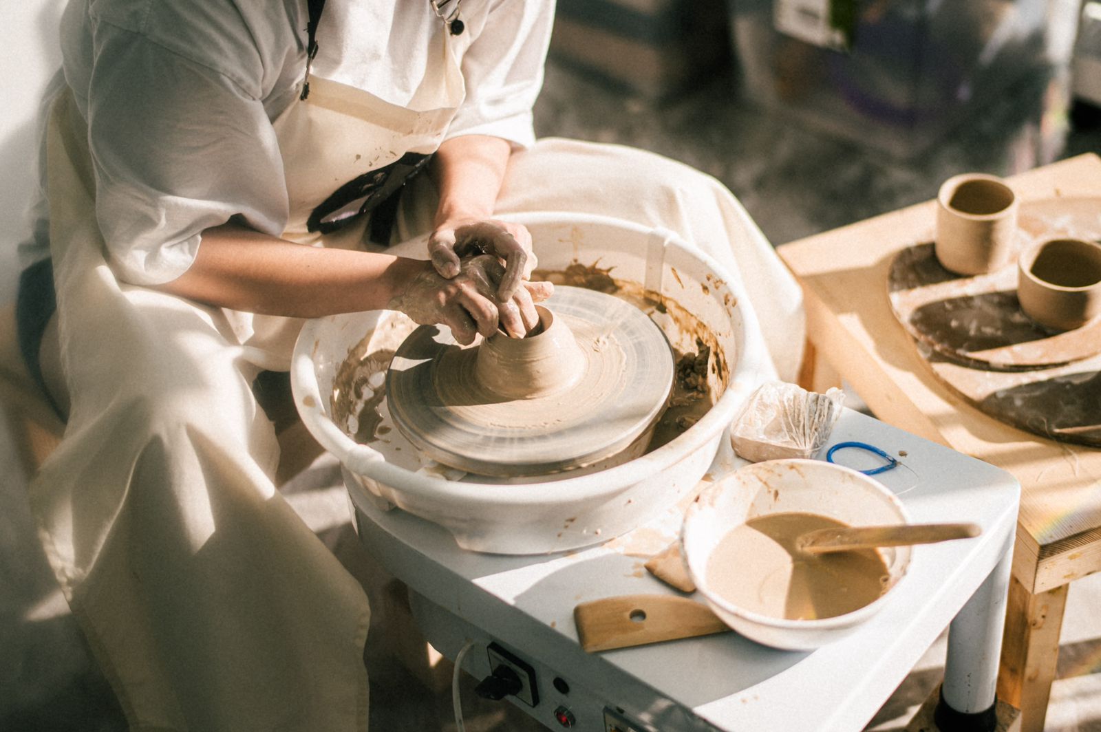 WHEEL THROWING - Amateur 1 Day Class