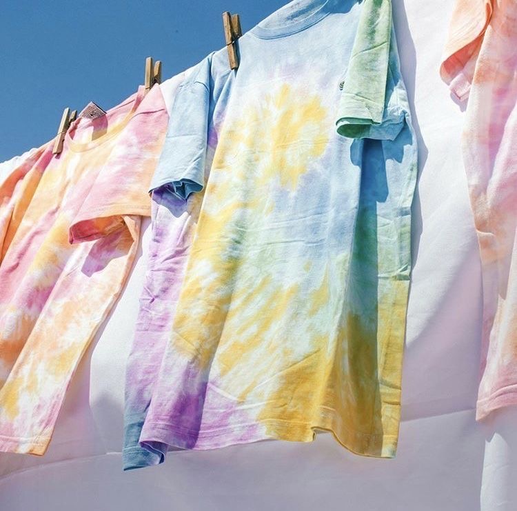 T-SHIRT TIE DYE