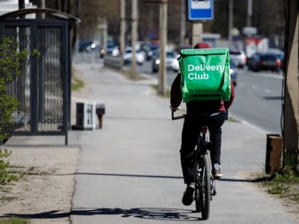 Почти 10 млн рублей заплатили псковичи за курьерскую доставку в начале года
