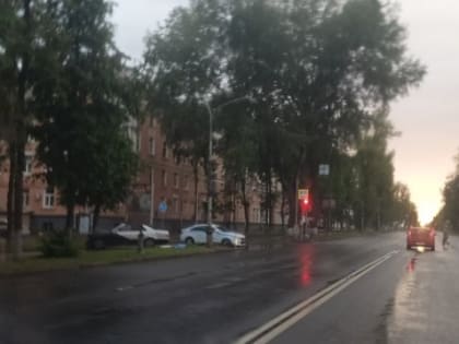 «Флешмоб»: два дорожных знака сбили в Пскове