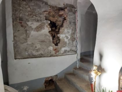 Неизвестное ранее захоронение открыли в пещерах монастыря в Печорах. ФОТО