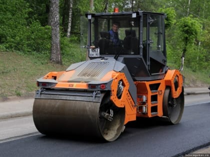 В Пушкиногорском районе ведутся дорожные работы