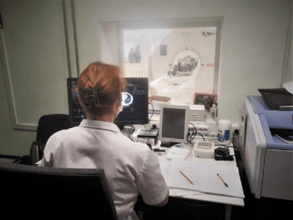 Почти 50 медиков устроились в Великолукскую межрайонную больницу за полгода