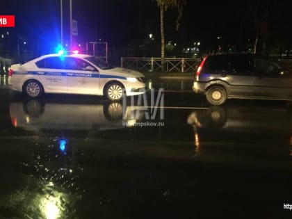 Пенсионерку сбили на пешеходном переходе на улице Труда в Пскове