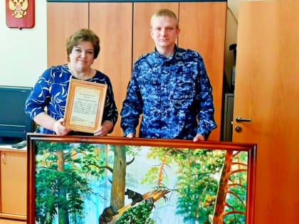 Сотрудники ИК-3 поздравили с важным событием Идрицкую среднюю общеобразовательную школу