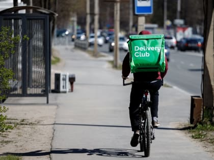 Почти 10 млн рублей заплатили псковичи за курьерскую доставку в начале года