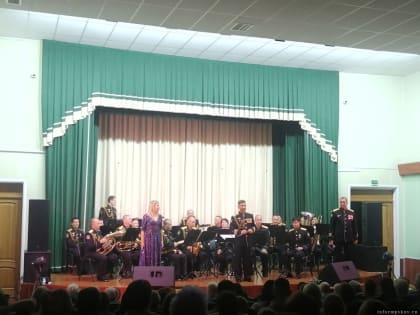 Концерт военно-духового оркестра собрал полный зал островичей в «Юбилейном»