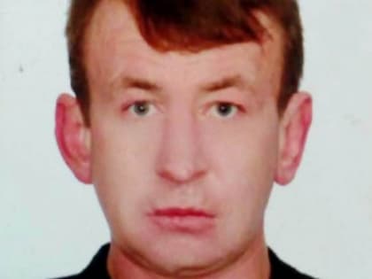 Мужчину в куртке с красными манжетами продолжают искать в Великих Луках