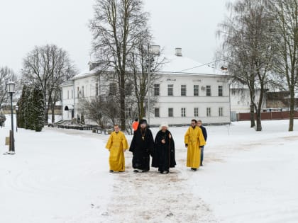 28 ноября 2021 года, в Неделю 23-ю по Пятидесятнице, митрополит Псковский и Порховский Тихон совершил Божественную литургию в Свято-Троицком кафедральном соборе города Пскова