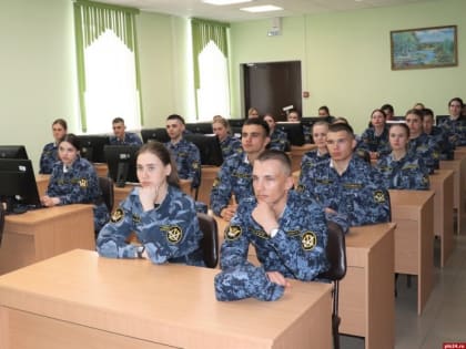 Псковским курсантам рассказали о домихайловском периоде жизни Пушкина