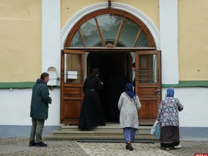 Память преподобных Антония и Феодосия Киево-Печерских чтят православные 15 сентября