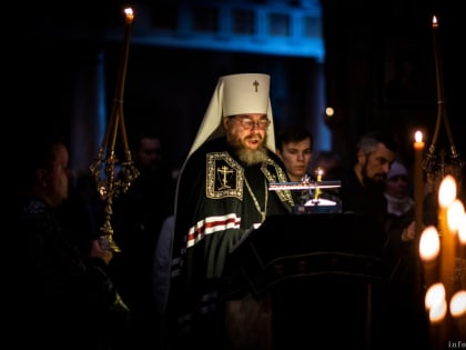В Псково-Печерском монастыре проходит Великое повечерие с чтением Великого покаянного канона