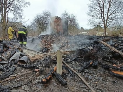 Поэт и капитан дальнего плавания погиб при пожаре в Печорском районе