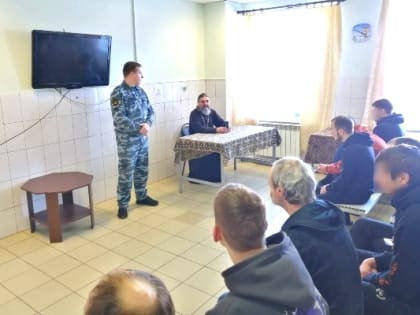 С осужденными к принудительным работам встретился священнослужитель