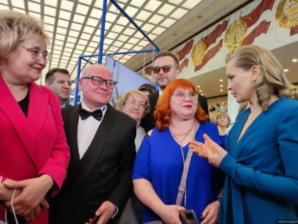Юлия Пересильд встретилась с псковскими учителями на премьере фильма