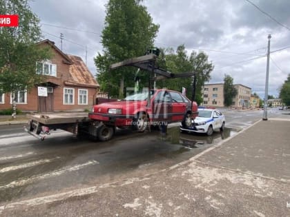 В Печорах на подростка составили протокол за езду без прав на мопеде