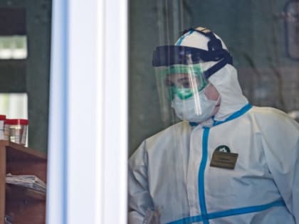 Иммунолог оценил опасность нового варианта коронавируса с 30 мутациями