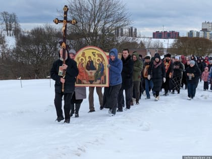 Крестный ход прошёл в Пскове в день Матроны Московской