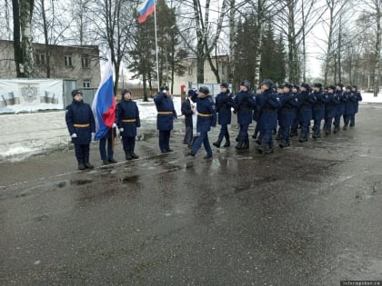 Воинскую присягу приняли молодые военнослужащие в Острове