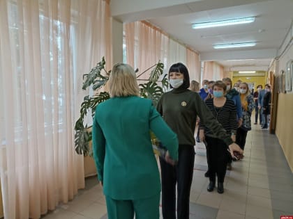 В Пскове родители школьников могут сдать ЕГЭ