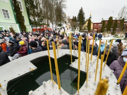 Опубликовано расписание богослужений в Псково-Печерском монастыре на Крещение