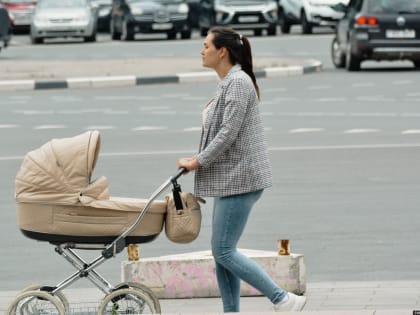 Получающим единое пособие псковским семьям и беременным увеличенная выплата поступит в феврале